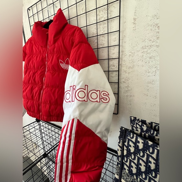 Adidas Limited Edition Cropped Puffer. Size M - Picture 6 of 6